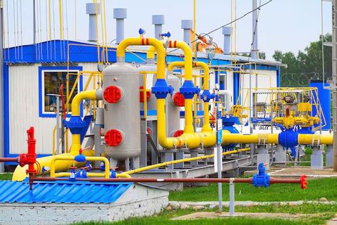 Industrial Gas Systems Explained: Types, Components & Industrial Applications